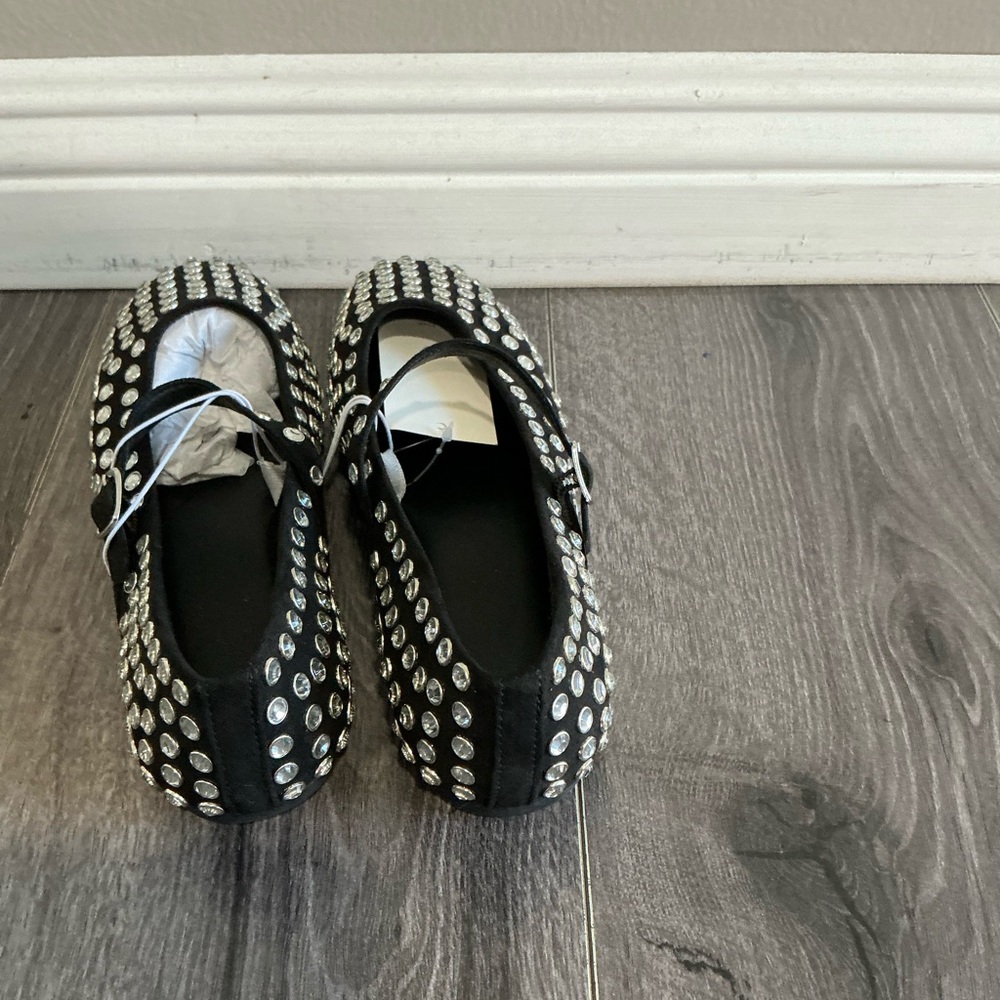 Women’s  Issa Rhinestone Ballet Flat. - Picture 11 of 14